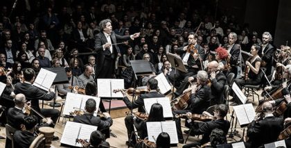 La 2 de TVE emite el Concierto Extraordinario Solidario por la dana de la OV y OCV dirigido por Gustavo Dudamel
