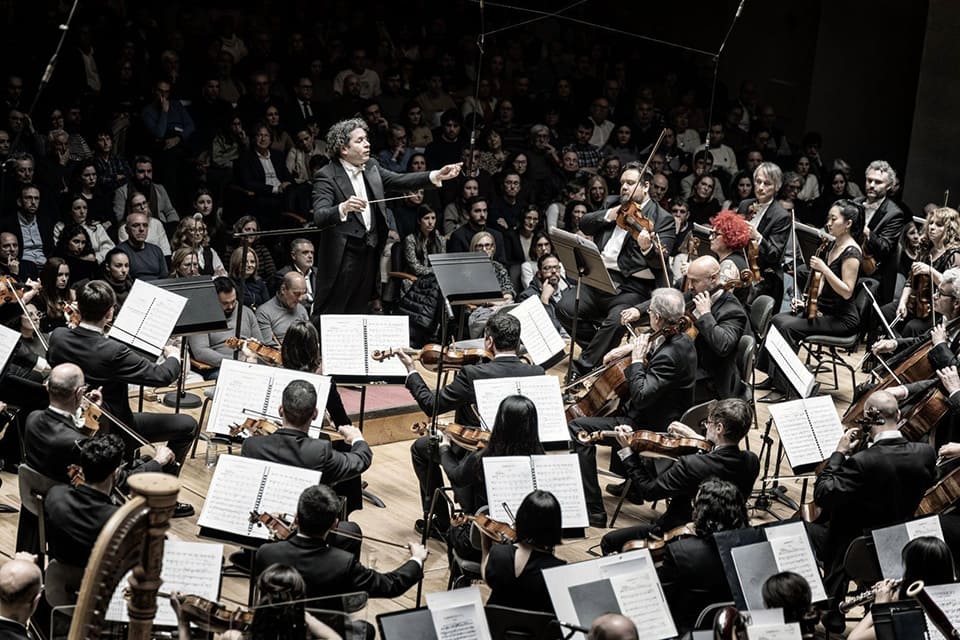 Concierto solidario de Gustavo Dudamel y Pacho Flores en el Palau de la Música. Apoya a las sociedades musicales y personas afectadas por la dana.