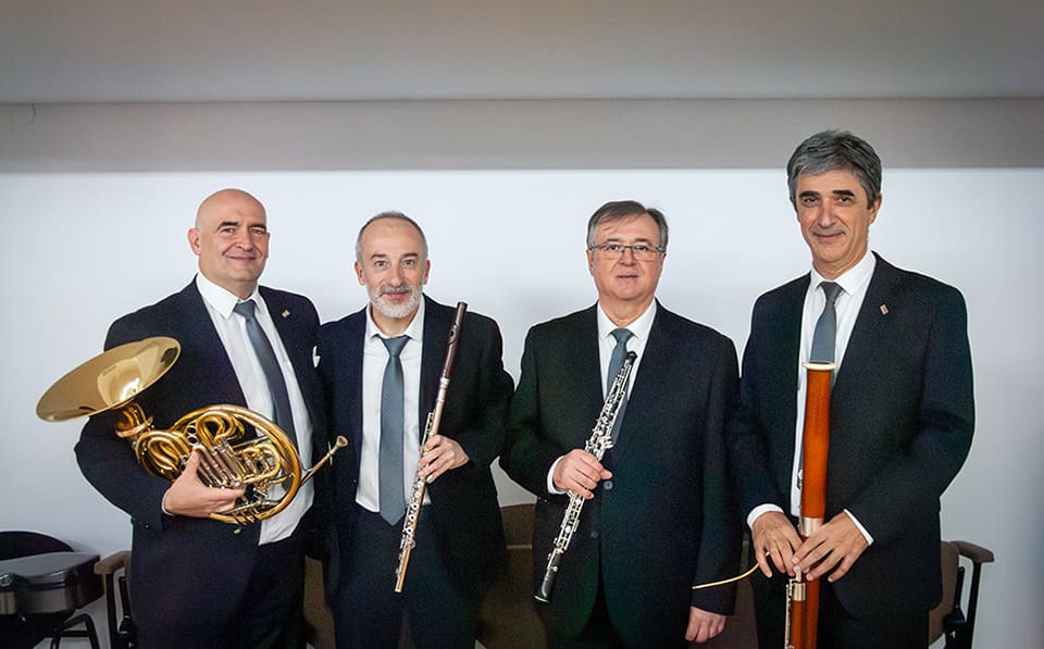 Disfruta del concierto sinfónico de Mozart y la Orquesta Ciudad de Granada. Las Sinfonías número 40 y la Sinfonía concertante para vientos. Disfruta del concierto sinfónico de Mozart y la Orquesta Ciudad de Granada. Las Sinfonías número 40 y la Sinfonía concertante para vientos.