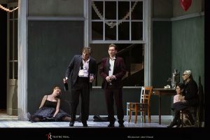 Victoria Karkacheva (Olga), Iurii Samoilov (Eugenio Oneguin), Bogdan Volkov (Lenski), Kristina Mkhitaryan (Tatiana) y Elena Zilio (Filipievna).
