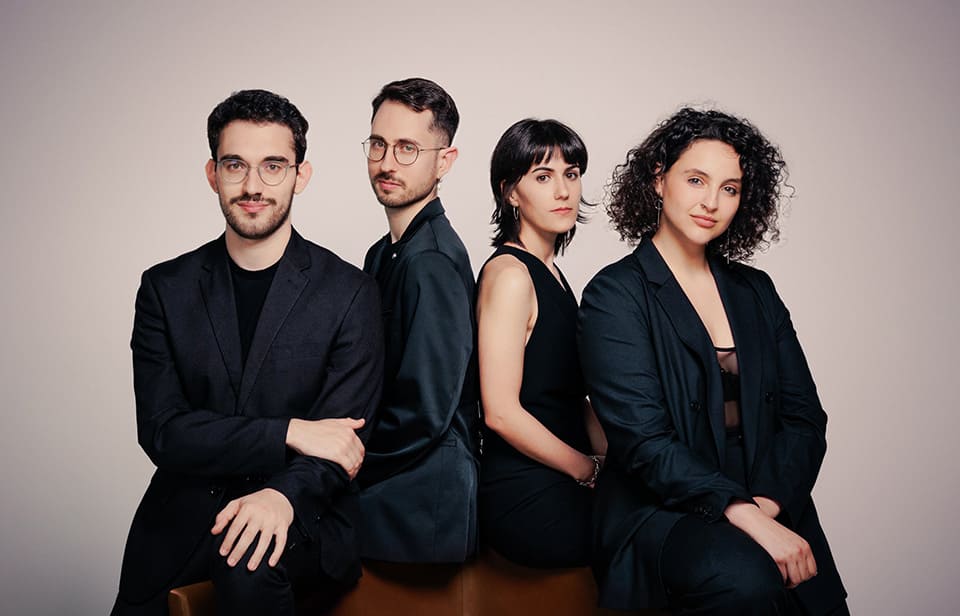 Descubre a Osimun Quartet, el joven cuarteto de saxofones con sede en Colonia, Alemania, que está conquistando escenarios internacionales.