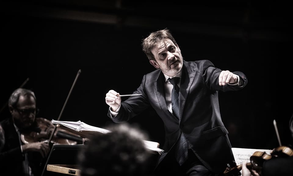 La Quinta de Bruckner, dirigida por Álvaro Albiach y la Orquesta de Extremadura, ofrece una experiencia musical única.