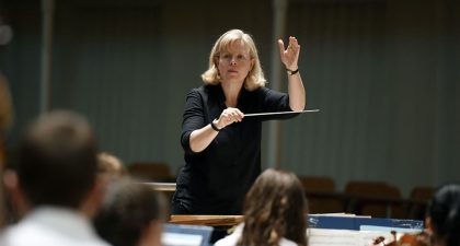 Catherine Larsen-Maguire vuelve a dirigir a la Orquesta de Extremadura