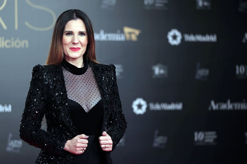 Diana Navarro rinde homenaje a Concha Piquer en el Teatro Arriaga, trayendo las coplas del siglo XX al siglo XXI.