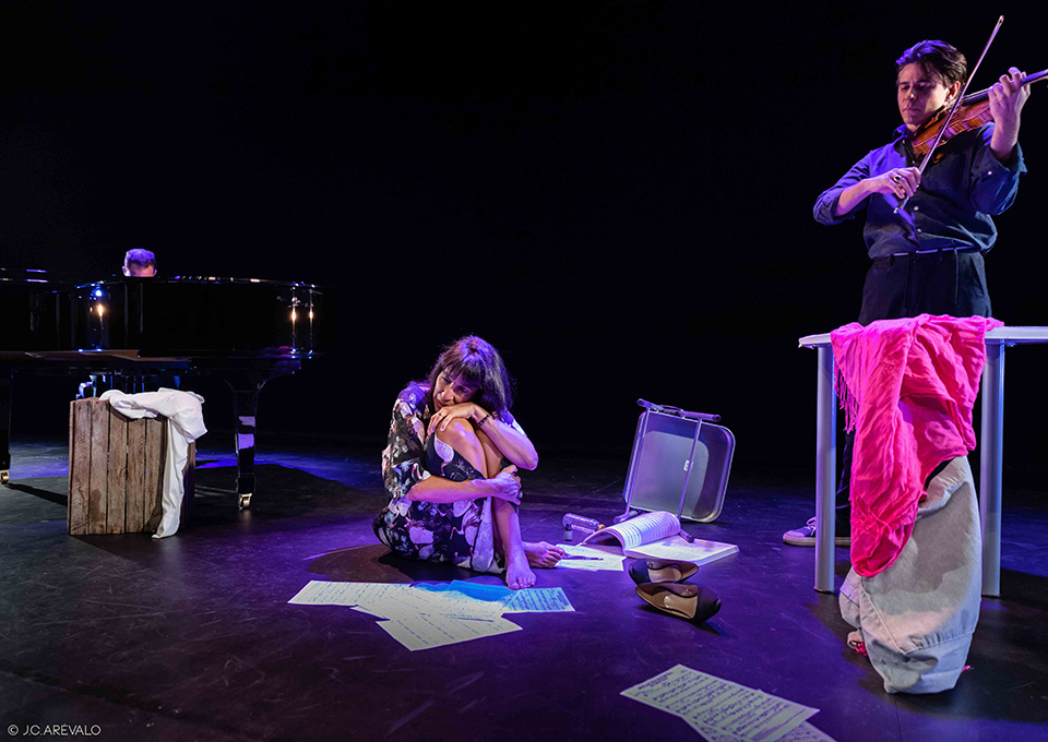 Albert Boadella presenta su nuevo drama lírico "Ella" en Teatros del Canal, con la destacada actuación de María Rey-Joly. Albert Boadella presenta su nuevo drama lírico "Ella" en Teatros del Canal, con la destacada actuación de María Rey-Joly.