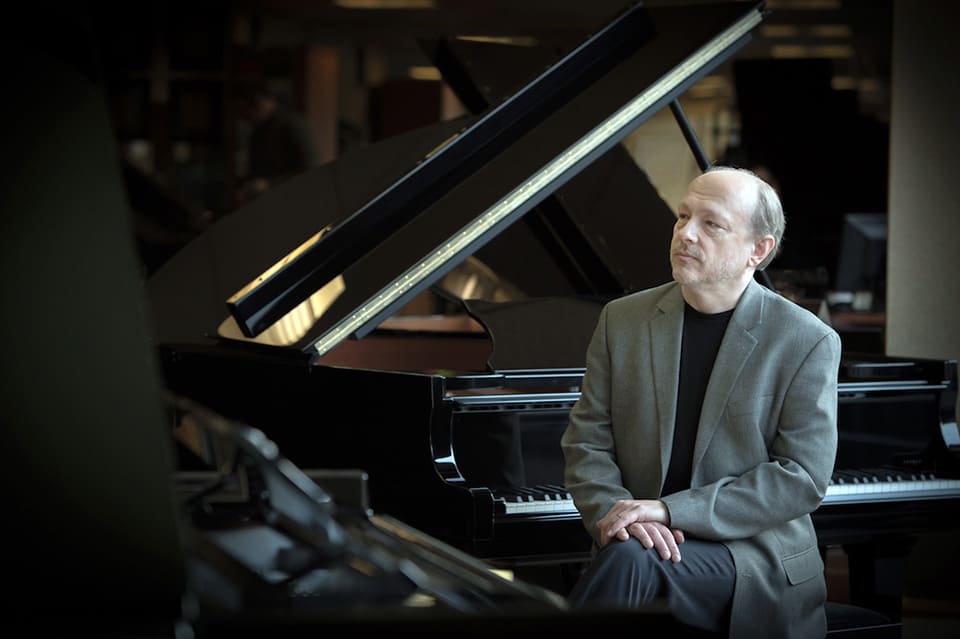 La Orquesta RTVE, bajo la dirección de Christoph König, presenta al virtuoso pianista Marc André Hamelin en un concierto inolvidable. La Orquesta RTVE, bajo la dirección de Christoph König, presenta al virtuoso pianista Marc André Hamelin en un concierto inolvidable.