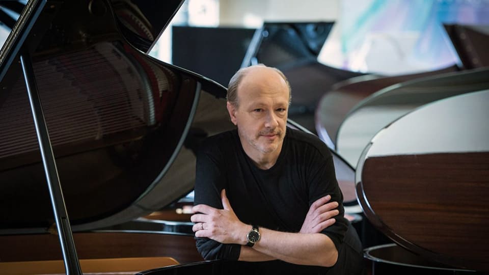 La Orquesta RTVE, bajo la dirección de Christoph König, presenta al virtuoso pianista Marc André Hamelin en un concierto inolvidable. La Orquesta RTVE, bajo la dirección de Christoph König, presenta al virtuoso pianista Marc André Hamelin en un concierto inolvidable.