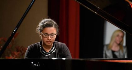 Baldur Brönnimann dirige a la Real Filharmonía de Galicia junto a la pianista Mirabelle Kajenjeri