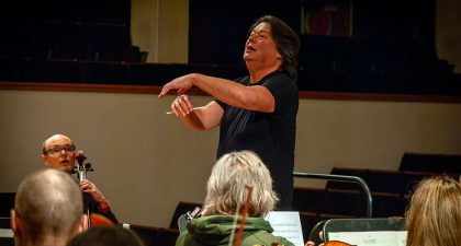 El pianista Jaeden Izik-Dzurko, 1er premio "Concurso de piano Paloma O'Shea" junto a la Orquesta Ciudad de Granada