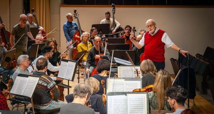 Ton Koopman dirige la Orquesta Ciudad de Granada en concierto con obras de Haydn, Schubert y Mendelssohn
