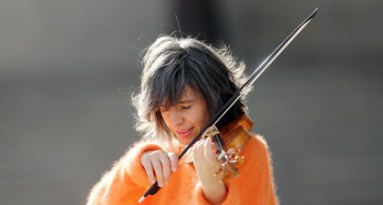Amandine Beyer vuelve a dirigir a la Real Filharmonía de Galicia