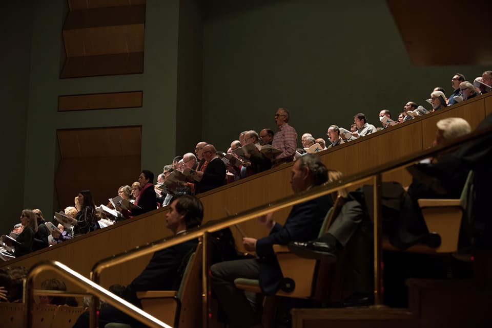 La ROSS, donde más de 1.000 aspirantes se reúnen para interpretar la Novena de Beethoven en un coro amateur.