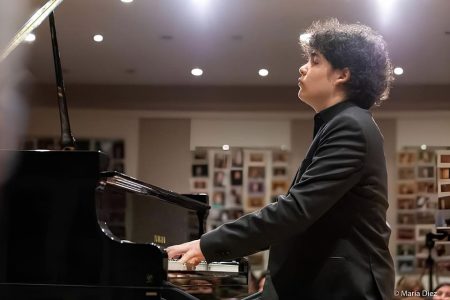 Adrián Terán