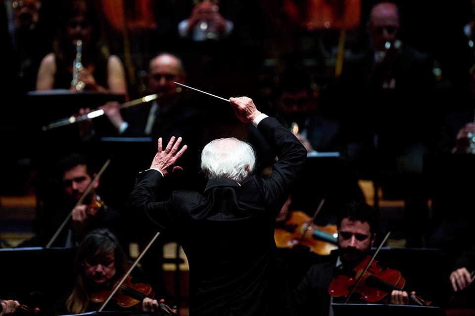 Regresa Antoni Wit a la Orquesta Sinfónica de Navarra, dirigiendo un programa excepcional con las obras maestras de Mendelssohn y Dvořák. Regresa Antoni Wit a la Orquesta Sinfónica de Navarra, dirigiendo un programa excepcional con las obras maestras de Mendelssohn y Dvořák.