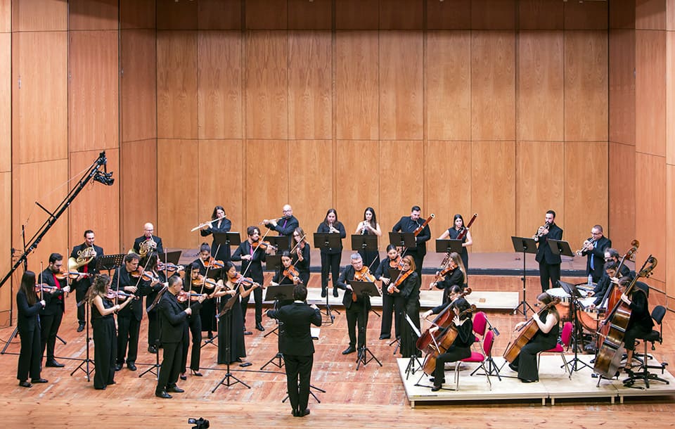 Las armonías de un excepcional Stradivarius resonarán en el doble programa de la Orquestra Vigo 430, ofreciendo una experiencia única con su inigualable sonido. Las armonías de un excepcional Stradivarius resonarán en el doble programa de la Orquestra Vigo 430, ofreciendo una experiencia única con su inigualable sonido.