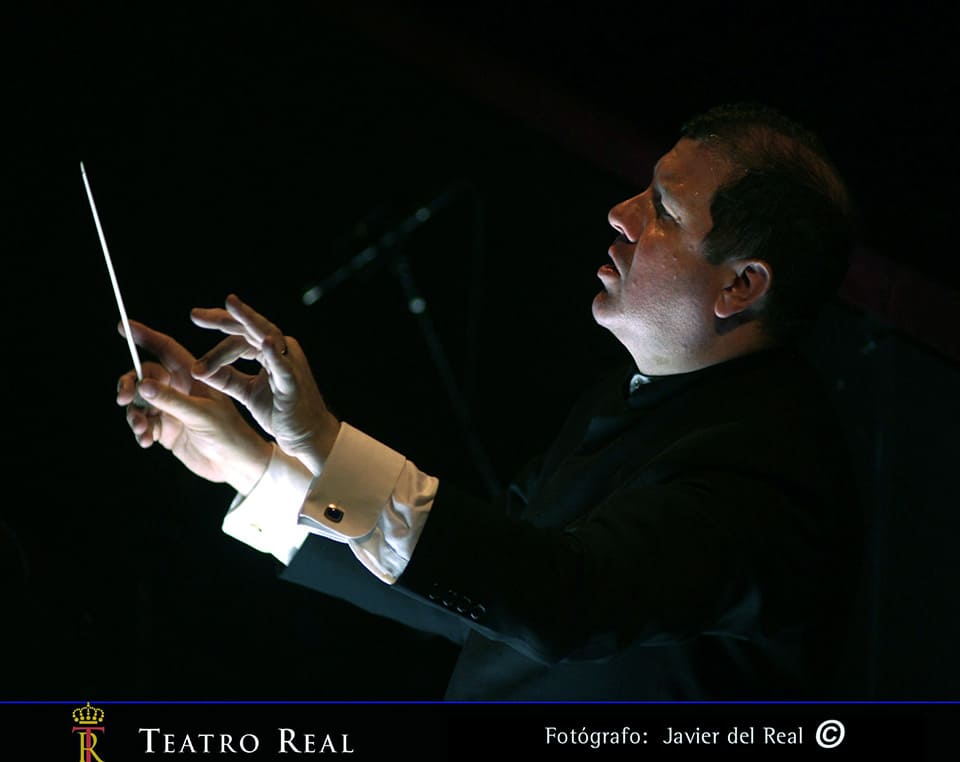 El maestro Ivor Bolton se despide como director musical del Teatro Real de Madrid tras una destacada trayectoria al frente de la institución.