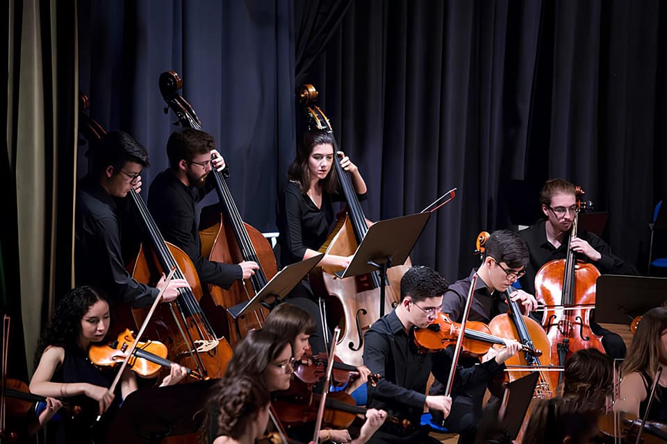El maestro Sergio Alapont dirigirá el “Réquiem” de Mozart con la Orquesta Sinfónica Esmar en las ciudades de Villena y Torrent.