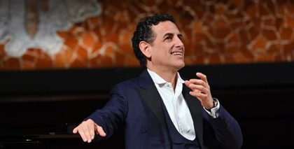 Les Arts clausura su ciclo de grandes voces con Juan Diego Flórez, el rey del "bel canto"