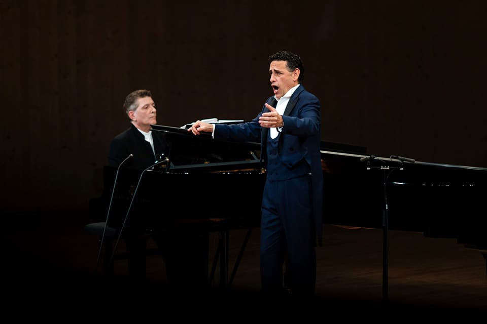 Les Arts clausura su ciclo de grandes voces con Juan Diego Flórez, el rey del «bel canto»