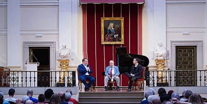 Adolfo Gutiérrez Arenas y Josu De Solaun presentan la discoteca "Parisien" en la Real Academia de Bellas Artes de San Fernando