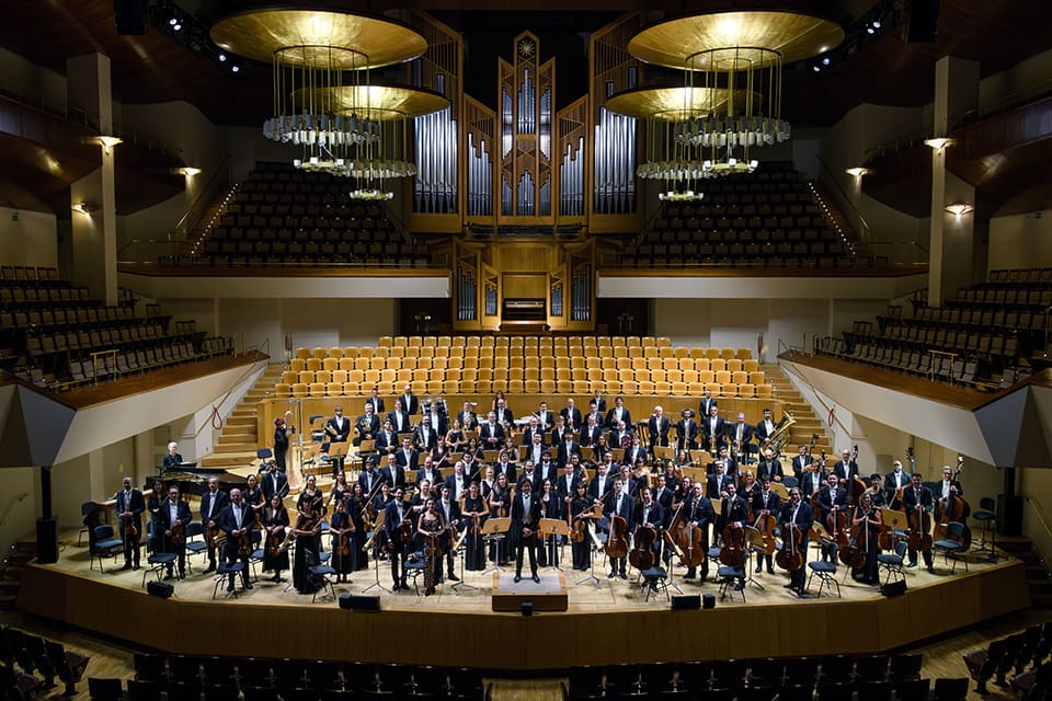 La Orquesta Sinfónica de Madrid culmina la temporada 2024‑2025 bajo la batuta de Ivor Bolton