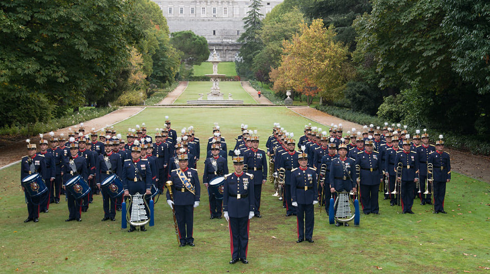 La Guardia Real interpreta en el Palau de la Música “Diez años, diez conciertos” en el aniversario de la proclamación del rey Felipe VI