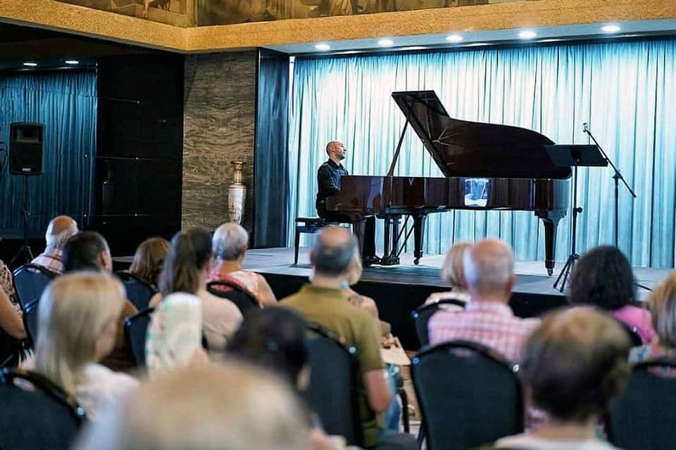 El pianista Luis López ofrece un recital de obras clásicas y contemporáneas en la RACBA