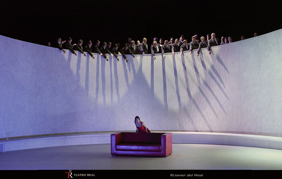 El Teatro Real presenta 18 funciones de La traviata de Giusepe Verdi con producción de Willy Decker