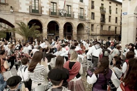 Vecinos de Zumarraga en Pasacalle