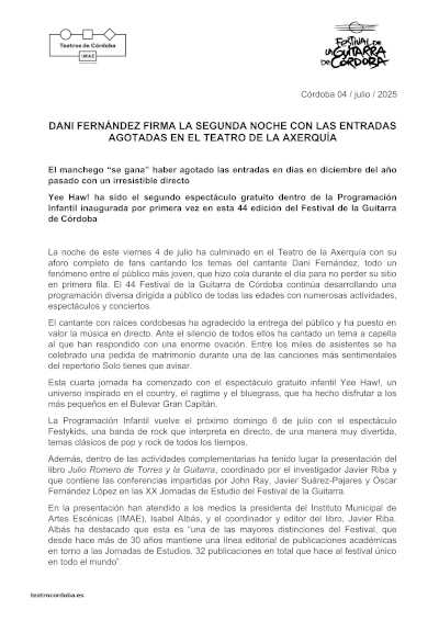 Dani Fernández firma la segunda noche con las entradas agotadas en el Teatro de la Axerquía