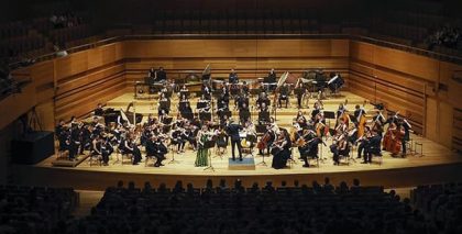 La OSCyL Joven ofrece un concierto extraordinario junto a la directora Joana Carneiro y el trompetista Pacho Flores