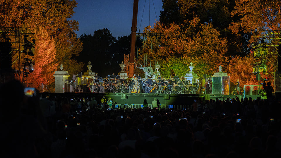 Veranos de la Villa 2025 arranca ante más de 7.000 personas con un espectáculo de La Fura dels Baus