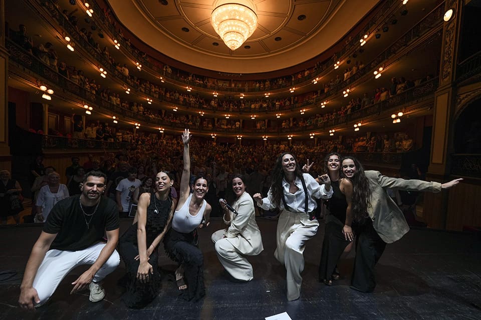 Cuarto lleno absoluto en el 44º Festival de la Guitarra de Córdoba ante la pasión de «Flamencas», nuevo disco de La Migas