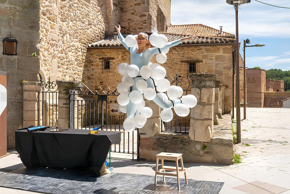 El Festival Escenas de Verano despide su sexta edición con exposiciones y encuentros con artistas contemporáneos y artesanos