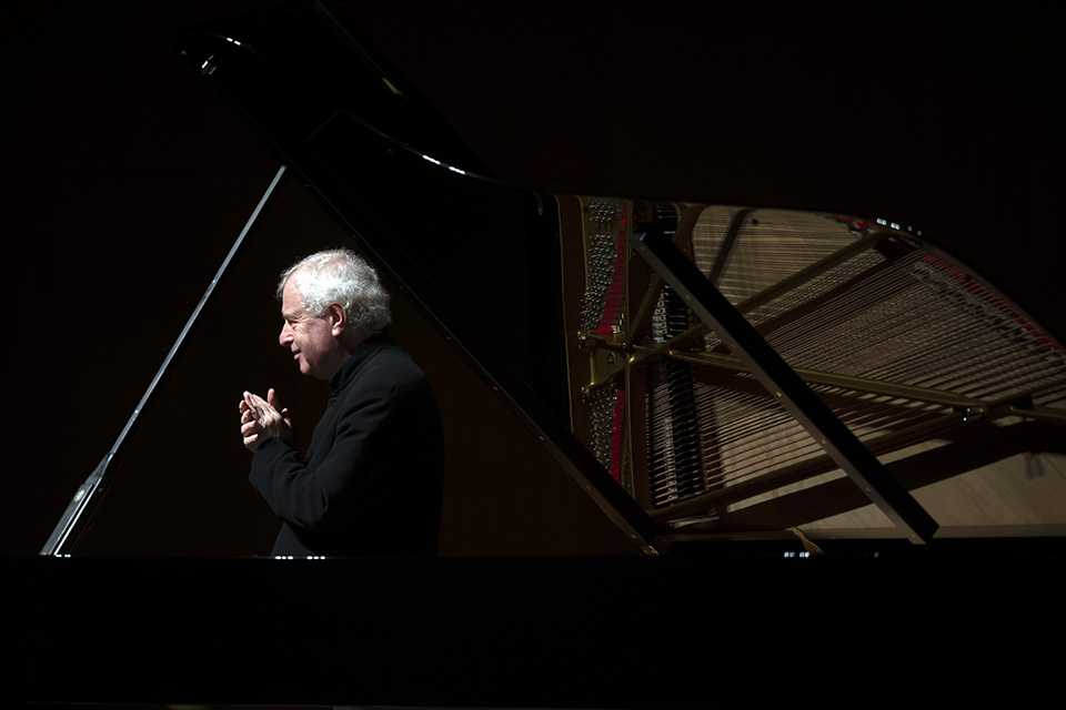 Recital de Sir András Schiff con Bach, Haydn, Mozart, Schubert o Beethoven en el Festival Internacional de Santander