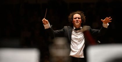 Orquesta Sinfónica y Coro RTVE anuncia a Alexandre Bloch, como nuevo director titular de la Orquesta Sinfónica RTVE