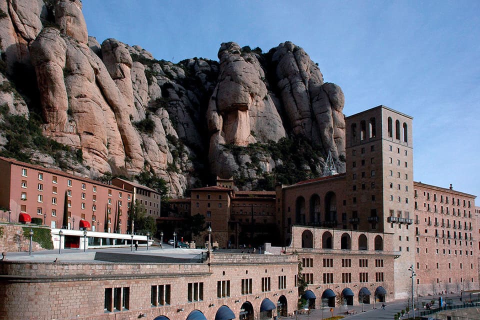 El maestro Josep Pons y la Orquesta y el Coro del Liceu resucitan el alma de Mahler en Montserrat por el milenario