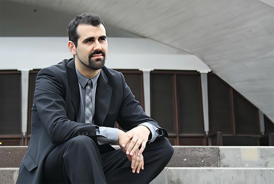 Diego Martin-Etxebarria debuta en el Teatro Colón para el concierto del 150º aniversario de Ravel