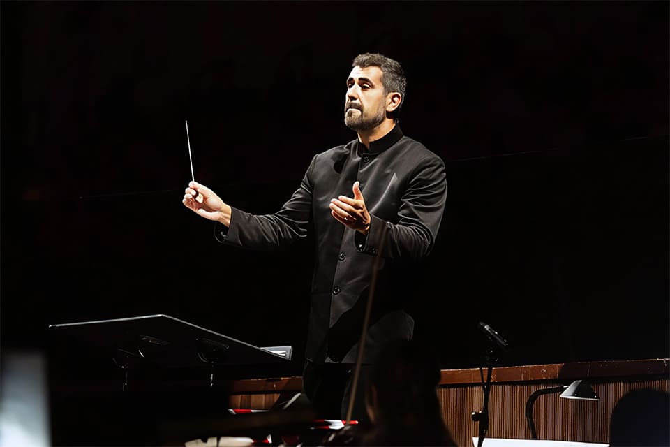 Diego Martin-Etxebarria debuta en el Teatro Colón para el concierto del 150º aniversario de Ravel