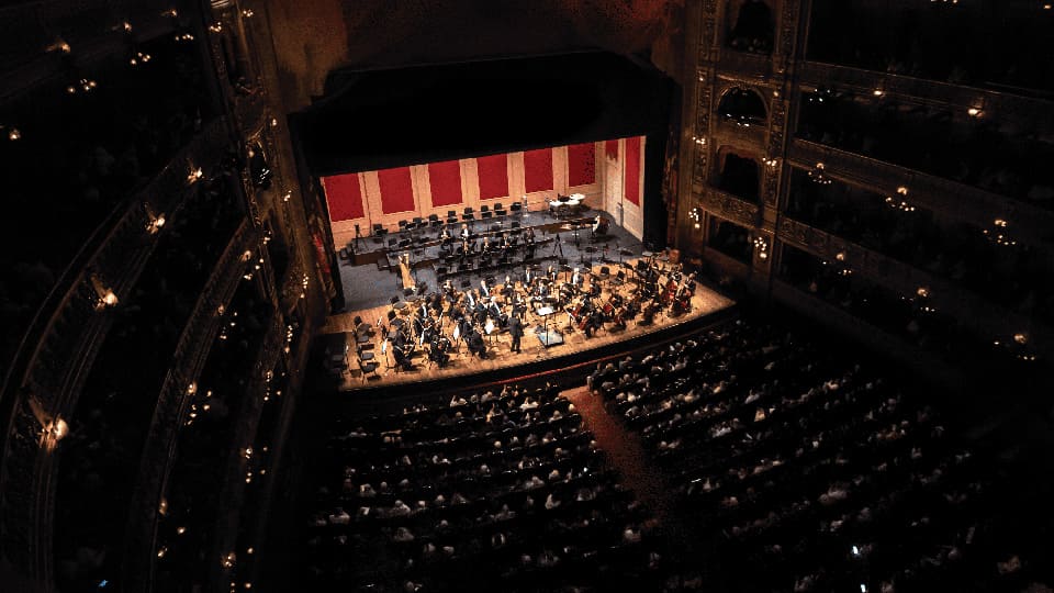 Diego Martin-Etxebarria debuta en el Teatro Colón para el concierto del 150º aniversario de Ravel