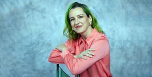 Encuentro con Reyes Oteo, la luthier electrónica y compositora residente del NAK 2025 Reyes-Oteo-620