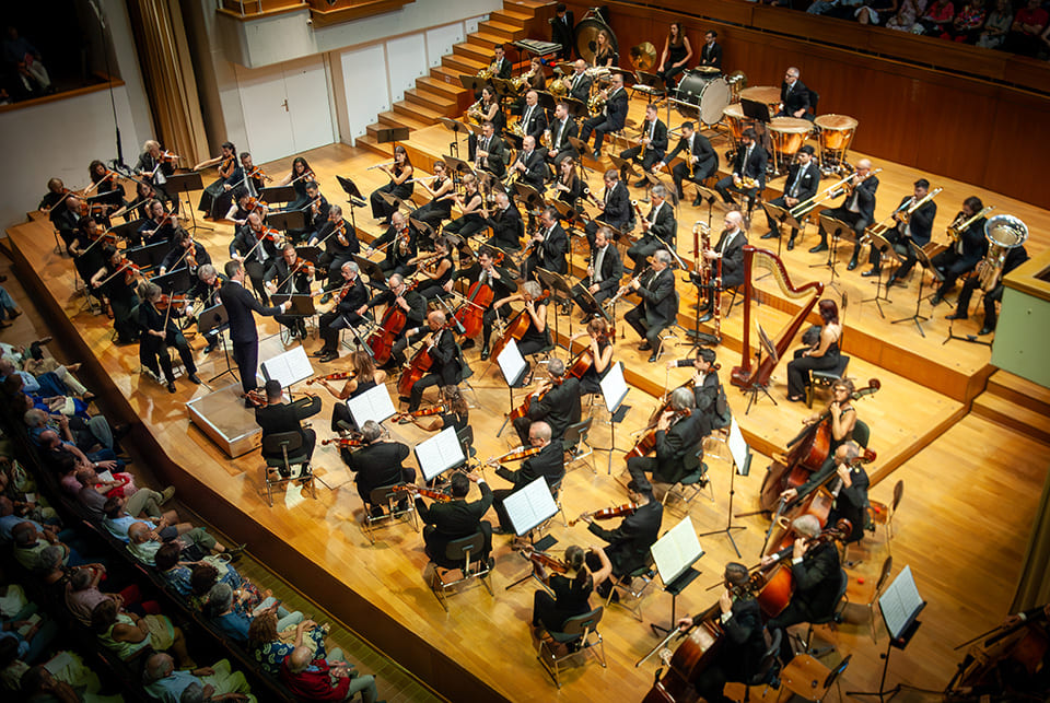Lucas Macías dirige la Tercera Sinfonía de Mahler con la OCG y su Joven Academia