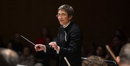 La OFM recibe a la directora Ewa Strusińska en el segundo programa de su temporada de abono en el Teatro Cervantes