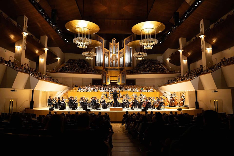 Más de 200 músicos en escena para la monumental «Segunda de Mahler» en el 20º aniversario de la Franz Schubert Filharmonia