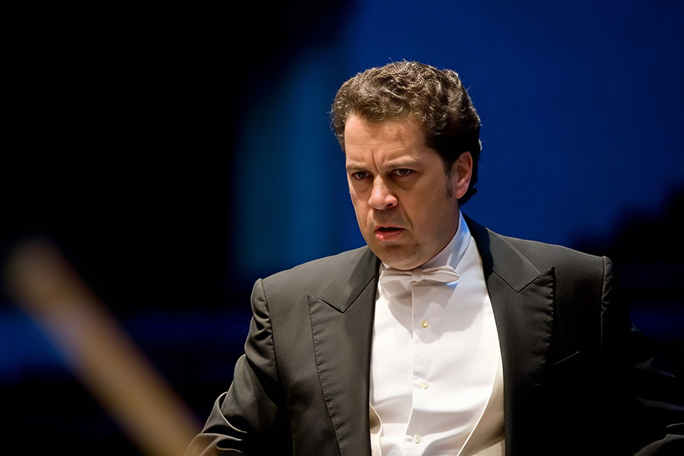 La Orquesta de Extremadura conmemora su aniversario, reviviendo su concierto inaugural 25 años después