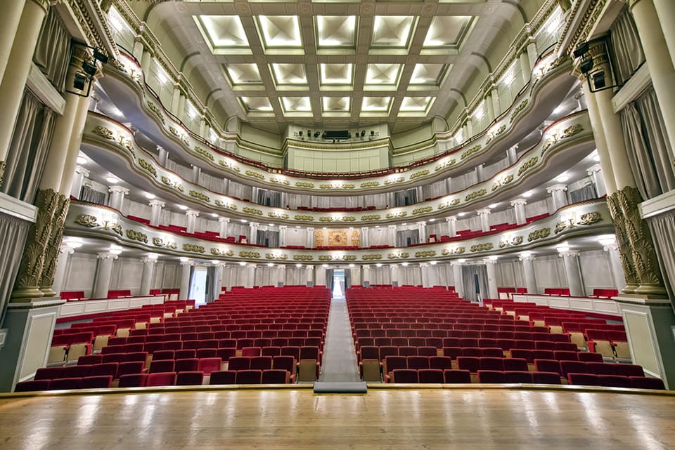 La OSG llega  al Teatro Afundación con Roberto González-Monjas como director y solista y piezas de Ravel y Mozart