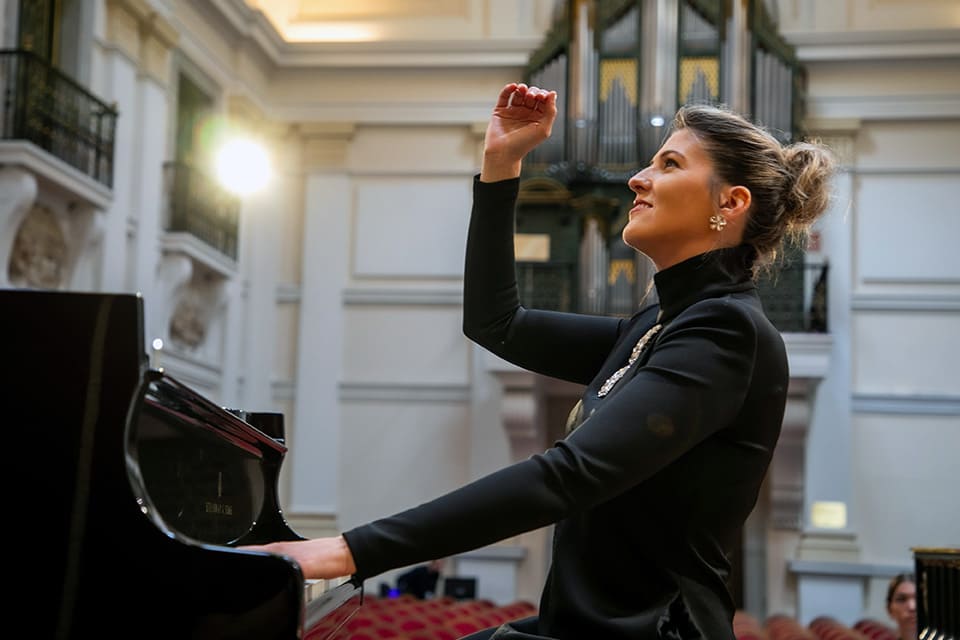 La pianista María Dolores Gaitán triunfa ante público y crítica con su gira “World Heritage Tour”