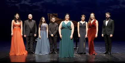 XXI Certamen Nuevas Voces Ciudad de Sevilla Gala del Descubrimiento en el Teatro de la Maestranza