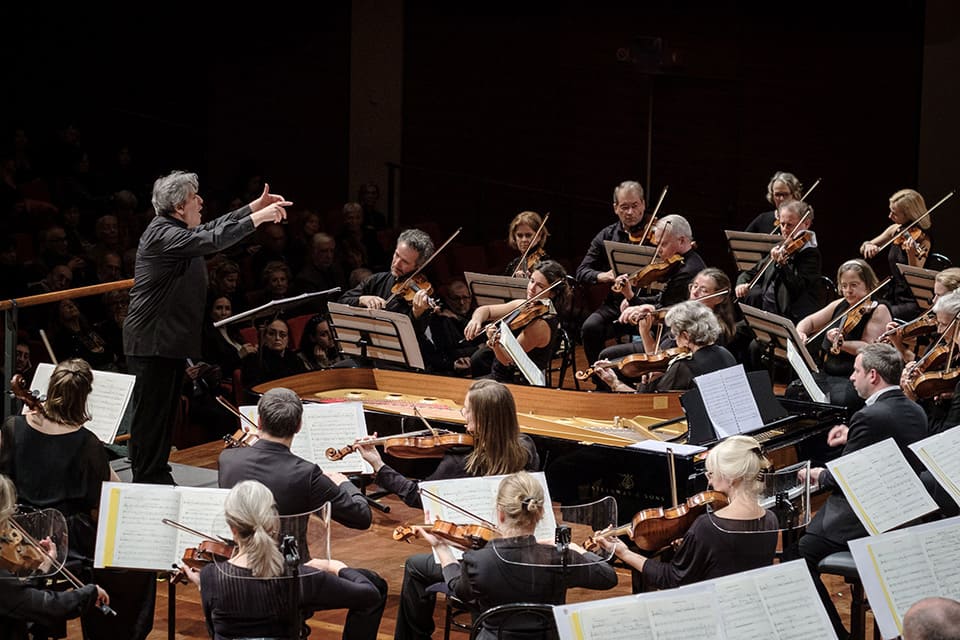 La Chamber Orchestra of Europe con la batuta de Sir Antonio Pappano y María Dueñas como solista en el Teatro de la Maestranza