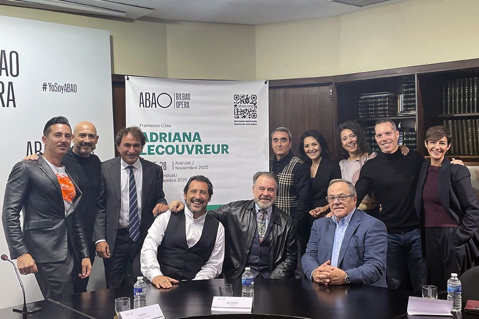 ABAO Bilbao Opera presenta una nueva coproducción de Adriana Lecouvreur, el arte trágico del teatro